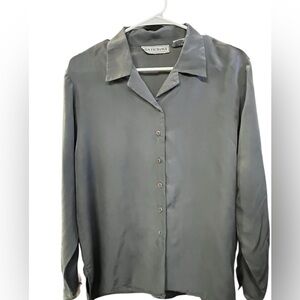Women’s silk blouse in gray long sleeves button up Silk Exchange size L